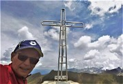 58 Alla bella croce di vetta del Pizzo Zerna (2572 m)-selfie